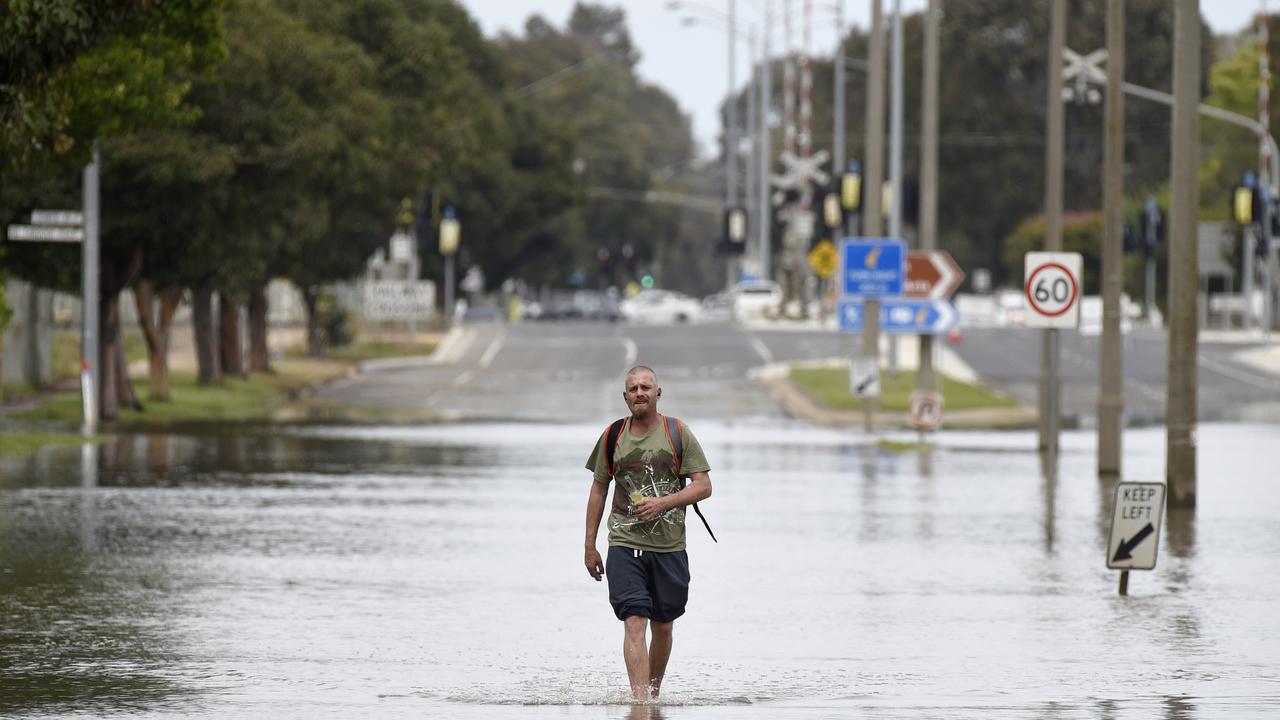 Sewerage is cut off in Echuca. Picture: NCA NewsWire / Andrew Henshaw