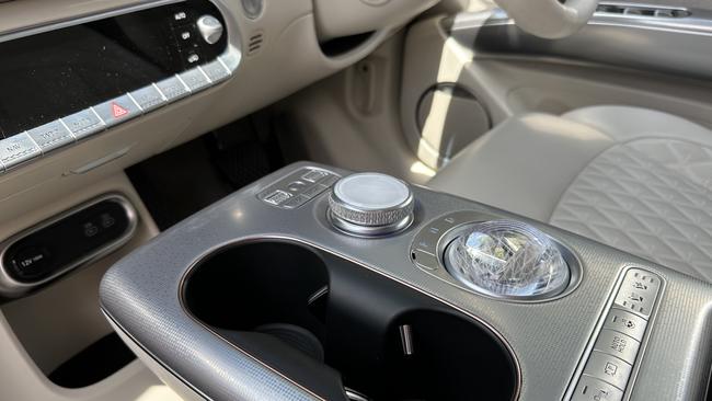 The crystal ball shifter is fancy. Picture: Elly Awesome