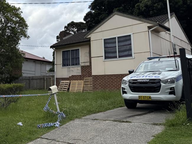 332 Gladstone Avenue Mount Saint Thomas near Wollongong on Tuesday November 5 after the body of a man believed to be in his 50s located inside. Picture: Dylan Arvela