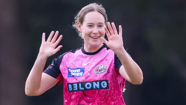 Cheatle playing in this year’s WBBL for the Sixers. Picture: Getty Images