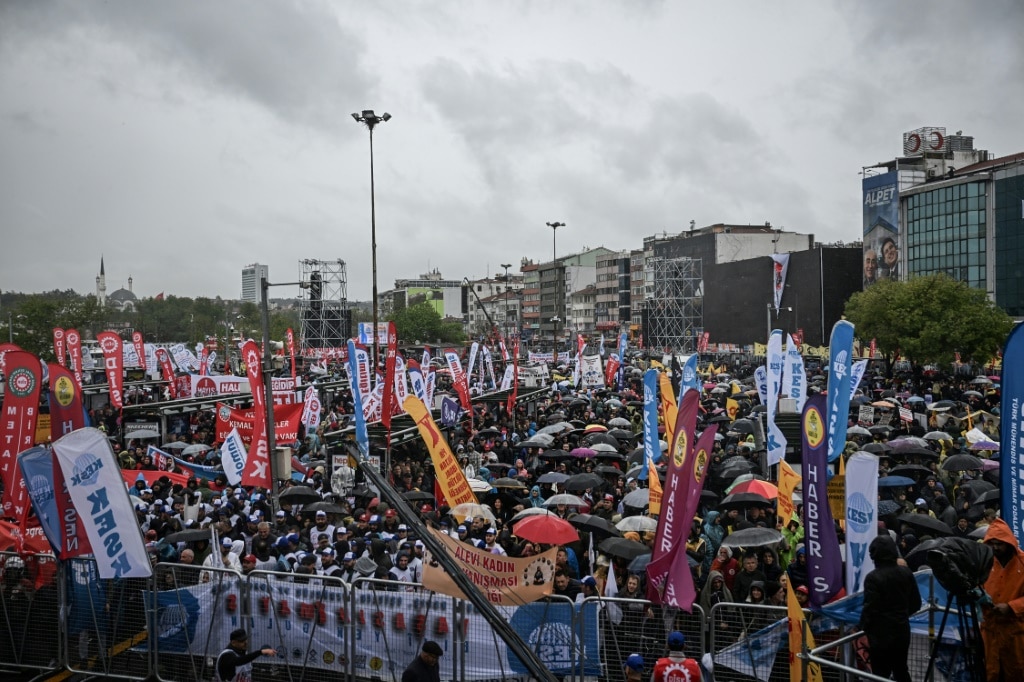 Police deploy in force for May Day in Istanbul, arrest hundreds