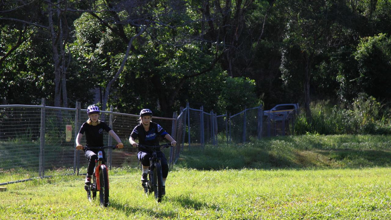 Local mountain biker Kara Elepfandt (left) and mentor Tracey Hannah. Picture: Elodie Jakes