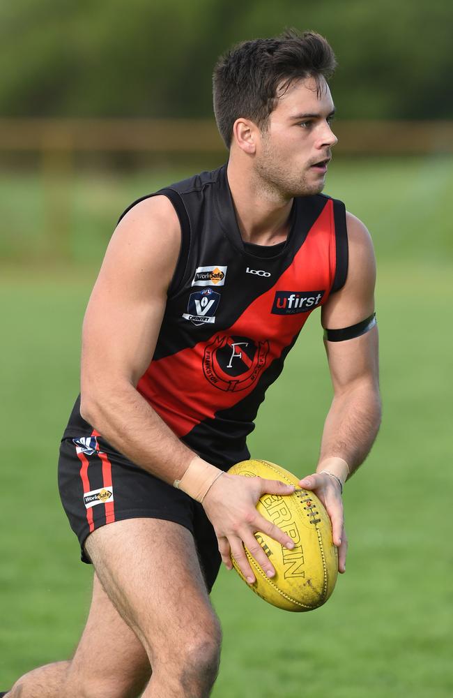 Sam Fox on the run for Frankston Bombers.