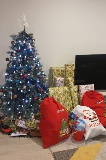 Mum responds to Dr Justin Coulson's parents lying about Santa post