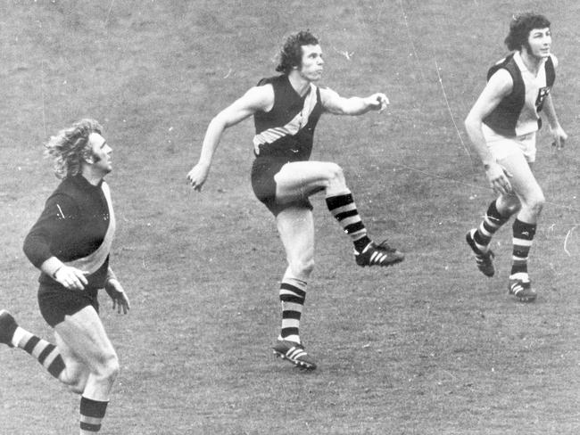 Graeme Bond in his playing days at Richmond. 