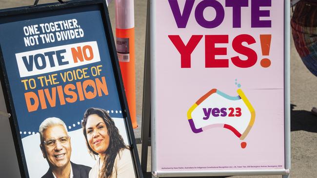 Vote No and Vote Yes posters. Picture: Kevin Farmer