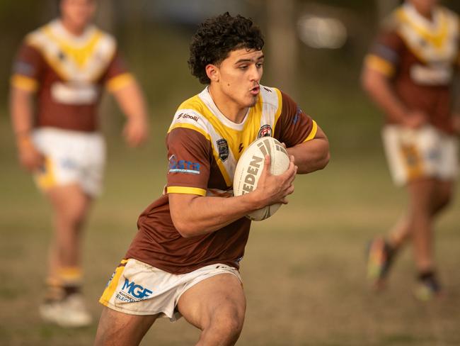Levi Sigle for Cambridge Park. Pics by Julian Andrews.