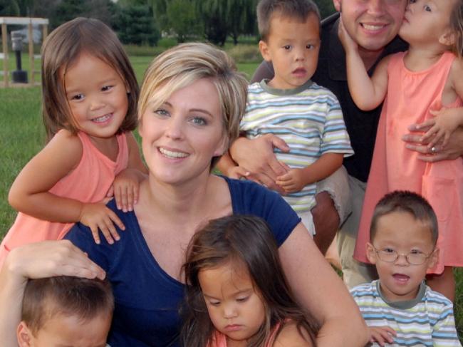 ONE TIME WEB USE FOR NEWS.COM.AU ONLY _ FEES APPLY - Editorial use only. No book cover usage. Mandatory Credit: Photo by Tlc-Tv/Kobal/Shutterstock (5870389c) Jonathan Gosselin, Kate Gosselin Jon & Kate Plus 8 - 2007 Tlc-TV USA TelevisionPicture: TLC/Kobal/Shutterstock