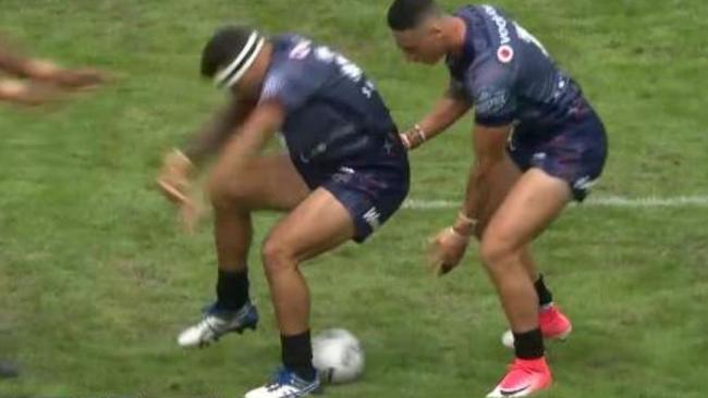 A Warriors player is penalised for an incorrect play-the-ball.