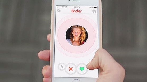 Old-school romance is slowly dying as dating apps such as Tinder take over.