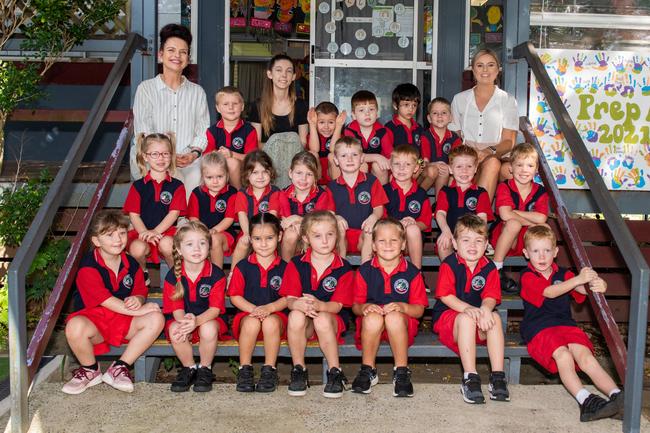Alligator Creek State School 2022 Prep class. (L-R) Back row: Allison Turek, Jackson Dodd, Emily Christofferson, Jayce Ensbey, Grant Watson, Samuel Malone, Jackson Murray, Miss Alannah Shaw; middle row: Darcie Borg, Kaycee Rayner, Briella Mahoney, Olivia Condon, Nate Thompson, Tate Haak, Flynn Dougan, Hunter Poppi; front row: Tavia Daniels, Alisa Irwin, Addisyn Sliwa, Paisley Turnbull, Izaac Borg, Noah Solomon, Sonny Campbell. Picture: Michaela Harlow MKY2022PREP