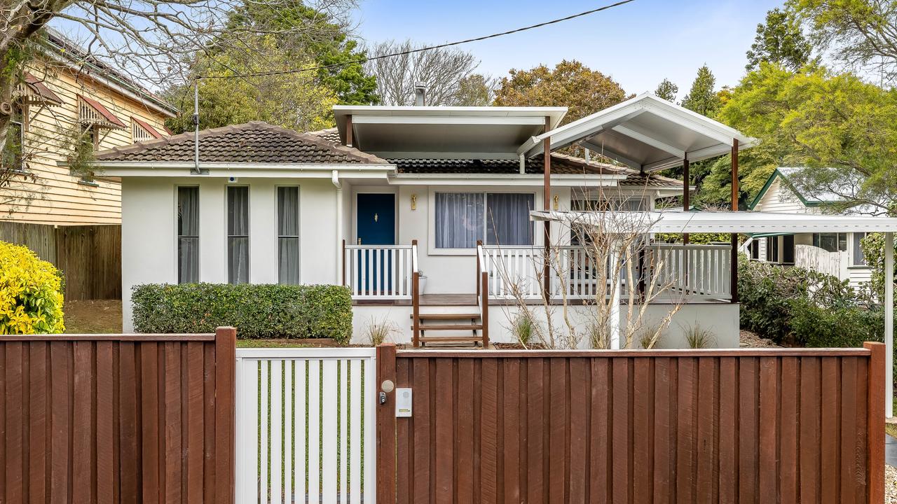 52A Bridge Street in East Toowoomba sold through Realway Property Partners in October 2021 for $420,000 then in November 2021 for $565,000.