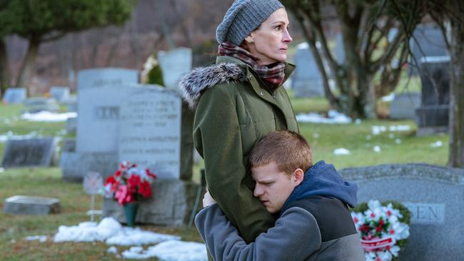 Julia Roberts and Lucas Hedges in Ben Is Back.