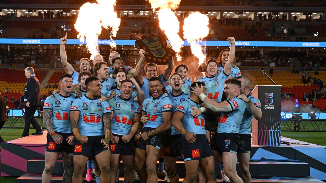 NSW celebrate with the Origin shield. (Photo by Bradley Kanaris/Getty Images)