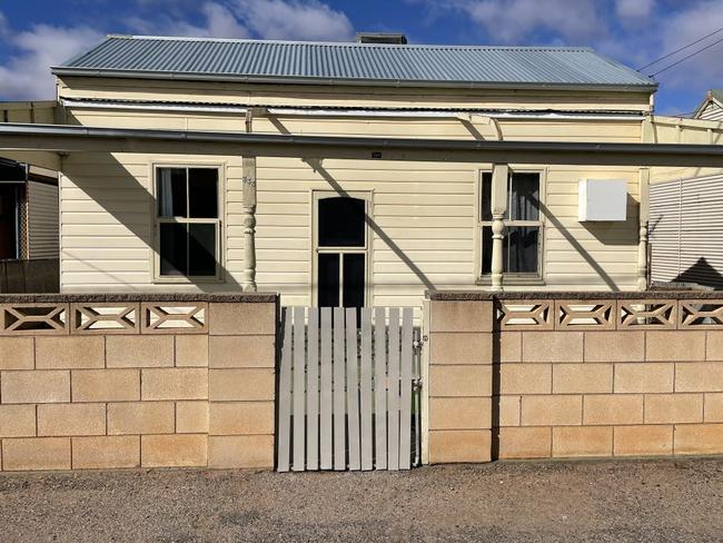 A guide of $115,000 has been set for 333 Williams Lane, Broken Hill.