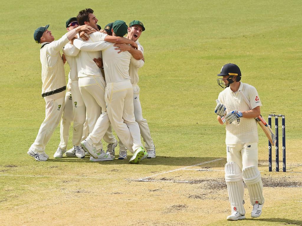 While the Australian and England cricket teams will only be required to quarantine for five days in WA, regular Aussies must quarantine for 14 days at their own expense. Picture: Quinn Rooney/Getty Images