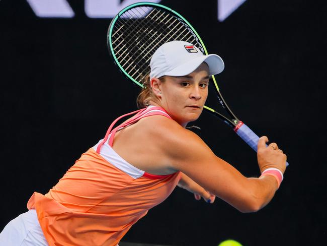 MELBOURNE, AUSTRALIA - FEBRUARY 02: Ashleigh Barty of Australia plays a backhand in her singles match against Ana Bogdan of Romania during day three of the WTA 500 Yarra Valley Classic at Melbourne Park on February 02, 2021 in Melbourne, Australia. (Photo by Jonathan DiMaggio/Getty Images)