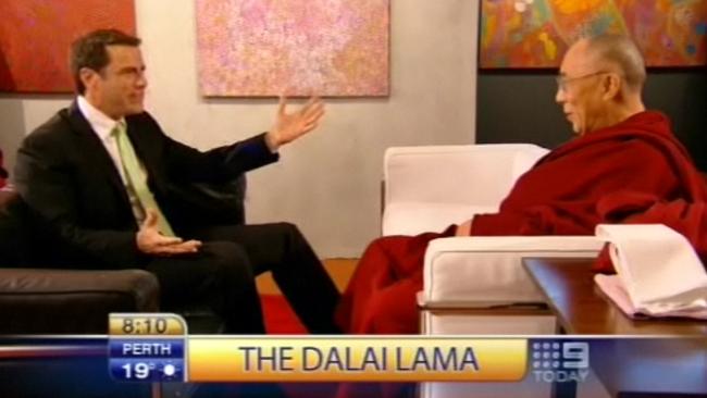 His interview with the Dalai Lama choked when he told a lame pizza joke.