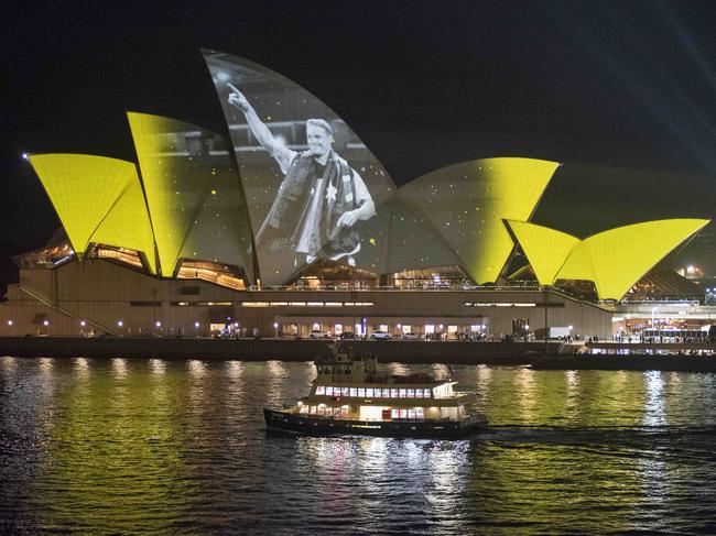 The Sydney Opera House lights up for the Invictus Games. Picture: Flavio Brancaleone