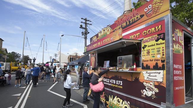 The festa includes food stalls.