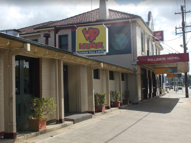 The girls were last seen talking to a man in a cowboy hat at the Tollgate Hotel (above) in Parramatta. Picture: Google.