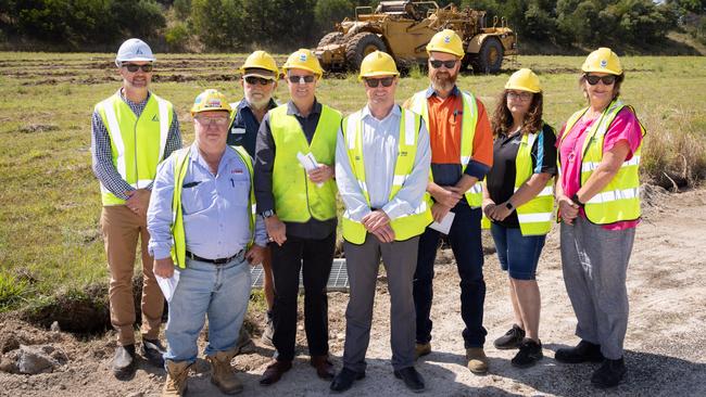 Dean Cheffers (Alder Constructions), Ken Sanderson (Murwillumbah Hire and Landscape Supplies), Jim Dickinson (30 Marine Parade Pty Ltd), Lyndon Poirrier (JH Williams), Ray Musgrave (Tweed Shire Council), Graham McMahon and Jenny Land (Hayes Steel), Deputy Mayor Meredith Dennis. Picture: Murray Rix