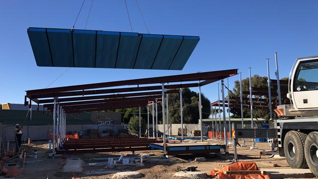 Sarah Constructions erecting modular panels at the Aldinga B-7 school upgrade. Supplied by Sarah Constructions