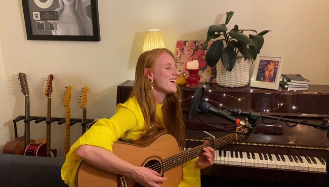 Vera Blue performing online. Picture: Mushroom Creative