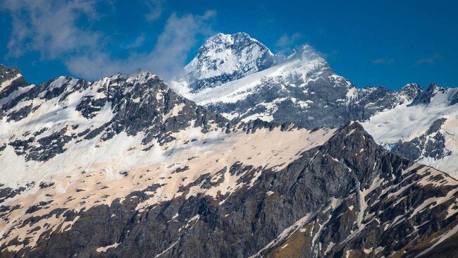 A picture supplied by Liz Carlson shows how NZ glaciers and snow are being painted by Australian bushfire ash.