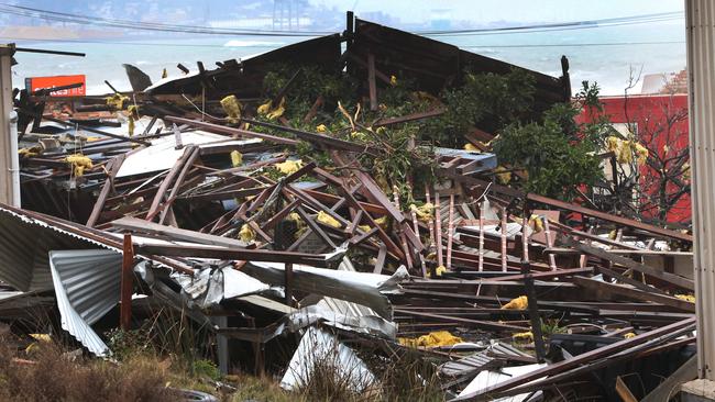 Wild weather lashes Tasmania’s North-West with roofs torn off and ...