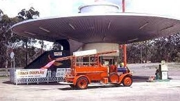 Fantasyland and Tramburger service station, Pacific Highway.