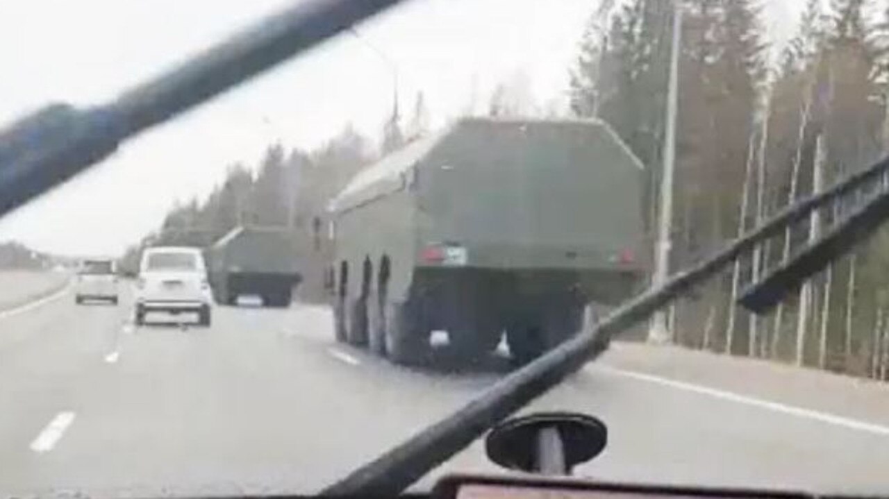 Mobile Iskander missiles were seen heading towards the border with Finland.