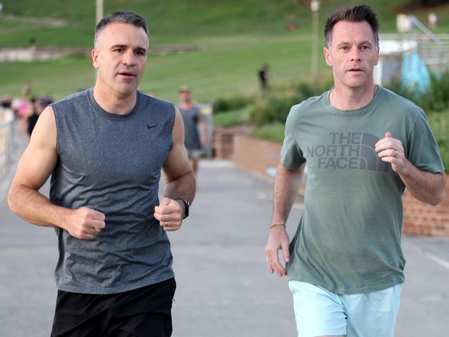 SYDNEY, AUSTRALIA - NewsWire Photos FEBRUARY 2, 2023: NSW Labour leader Chris Minns and SA Premier Peter Malinauskas go for a run at Bondi Beach.Picture: NCA NewsWire / Damian Shaw