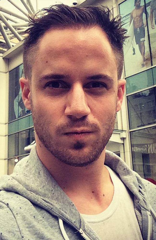 Julien Blanc.