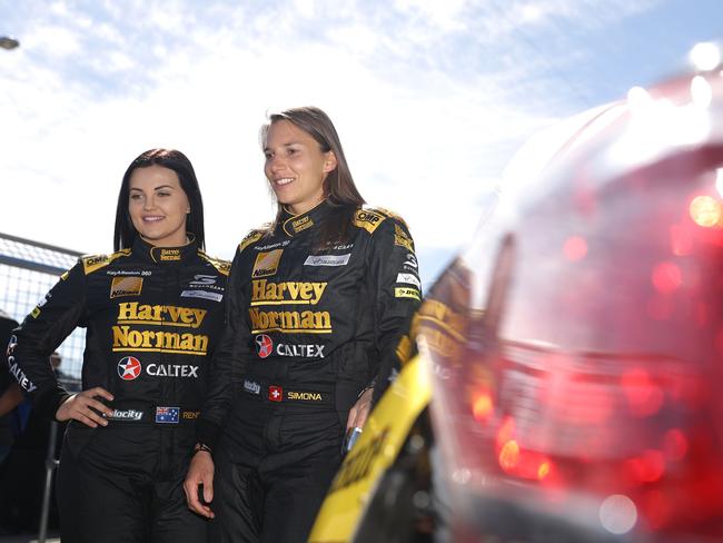 Renee Gracie with Simona de Silvestro before the 2016 Bathurst 1000. (Photo by Robert Cianflone/Getty Images)