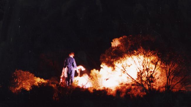 Melissa Emmerton who was abducted from Hindley Street, Adelaide on 15 Mar 1992 and whose body was found 30 Mar 1992 dumped near Truro. Police forensic officers working under floodlights at scene west of Blanchetown 30 Mar 1992.