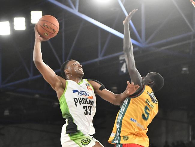 LAUNCESTON, AUSTRALIA - NOVEMBER 01: Malique Lewis of the Phoenix looks to drive during the round seven NBL match between Tasmania Jackjumpers and South East Melbourne Phoenix at Silverdome, on November 01, 2024, in Launceston, Australia. (Photo by Simon Sturzaker/Getty Images)