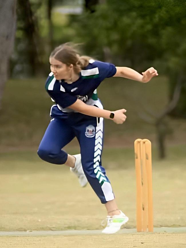 Tahlia Denham bowling for Melbourne Deaf Cricket Club. Picture: Melbourne Deaf CC.