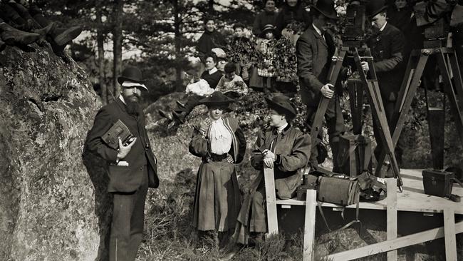 Pioneering director Alice Guy-Blache (centre seated) on the set of La Vie du Christ (The Life of Christ) in 1906. From the film Be Natural: Alice Guy-Blache