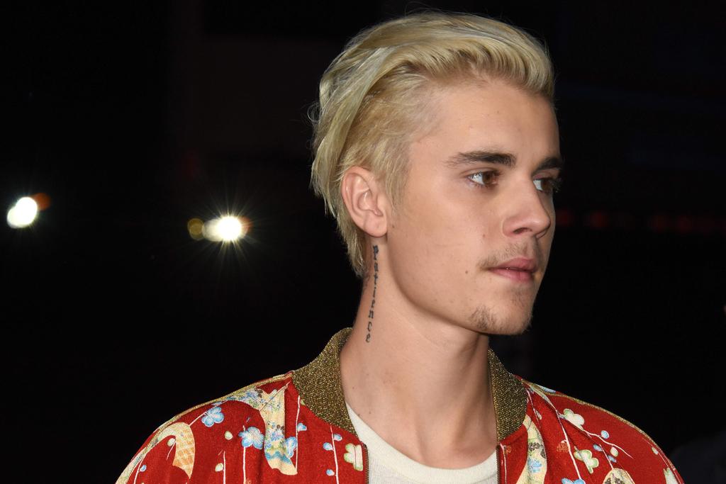Justin Bieber Got Two Secret Face Tattoos And Literally Nobody
