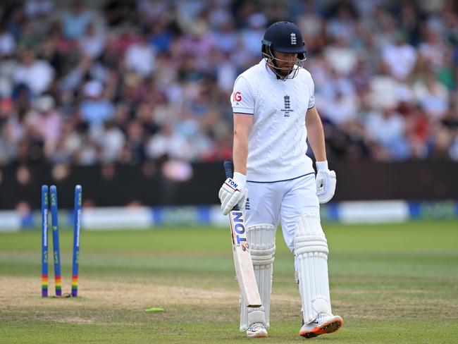 England has stuck with Jonny Bairstow for the fourth Ashes Test.