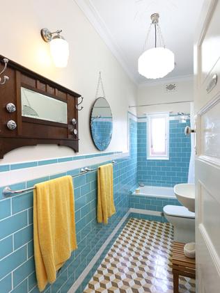 Vintage-style bathroom renovation brings charm and completion to this ...