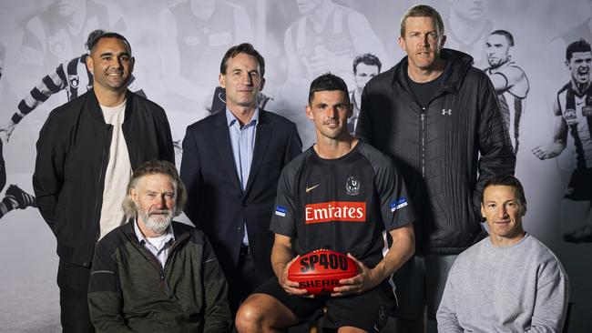 Michael Tuck (bottom left) joined AFL boss Andrew Dillon and members of the VFL-AFL ‘400 Club’ to celebrate Scott Pendlebury’s milestone on Wednesday. Picture: Daniel Pockett / Getty Images