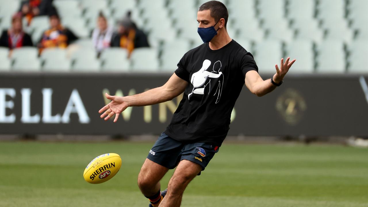 Walker warming up before the Indigenous Round clash with Collingwood. Picture: James Elsby/AFL Photos