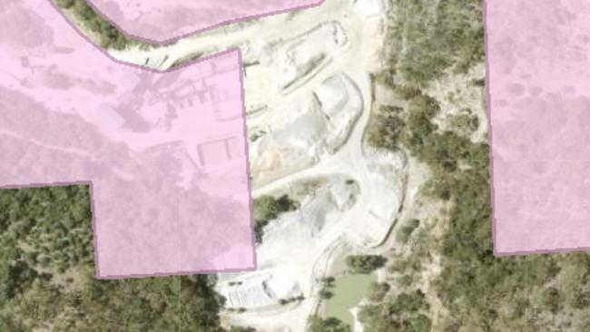 White Rock Quary Private Mine (PM) 188 shown in pink, with quarry activity extending into the Horsnell Gully Conservation Park. The visible water body is known as Horsnell Dam. Source: SARIG