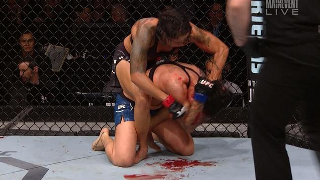 Amanda Nunes def. Raquel Pennington.