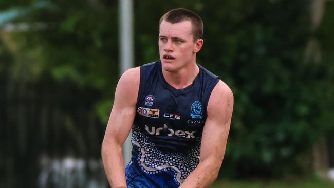 Dom Brew playing for the Darwin Buffaloes in the 2022-23 NTFL season. Picture: Celina Whan / AFLNT Media