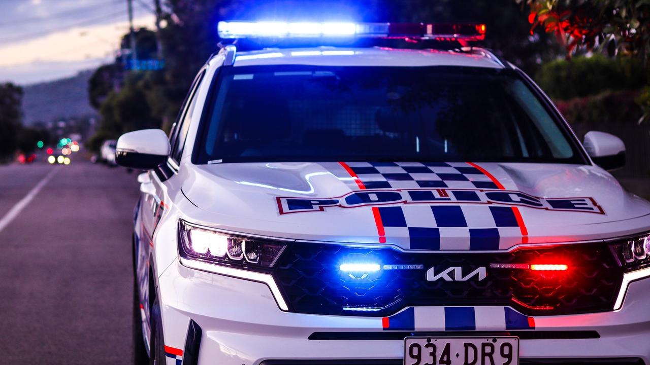 Police lock down Sarina streets while man makes threats