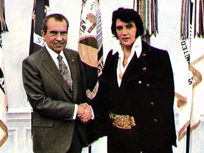 This is a handout photo of US /Pres Richard Nixon (L), meeting with Elvis Presley 21/12/70 at the White House. Presley/Singer