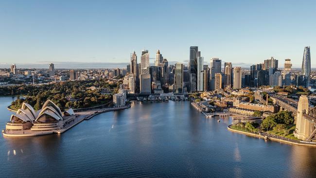 Lendlease snapped up the One Circular Quay site in Sydney with the backing of Mitsubishi Estate Asia, <span id="U7224154387747OE">and they are pursuing a $3bn-plus apartment and hotel project.</span>